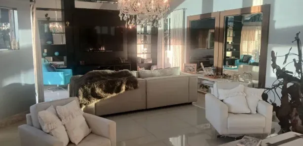Casa de Condomínio com 4 Quartos à venda, 400m² no Jardim Indaiá, Embu das Artes