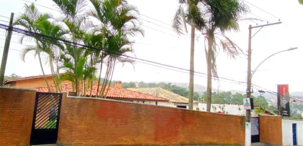Casa com 4 Quartos à venda, 333m² no Centro, Embu das Artes