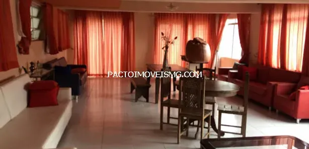 Casa com 8 Quartos à venda, 250m² no , Caeté