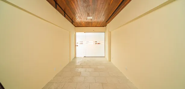 Loja / Salão / Ponto Comercial à venda, 40m² no Cascatinha, Juiz de Fora