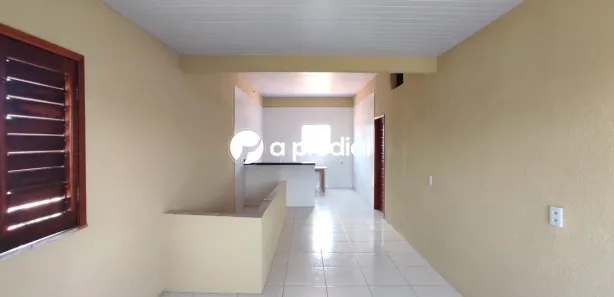 Casa com 2 Quartos para alugar, 70m² no Boa Vista-Castelão, Fortaleza