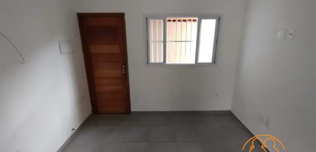 Casa com 2 Quartos para alugar, 47m² no Vila São Jorge, São Vicente