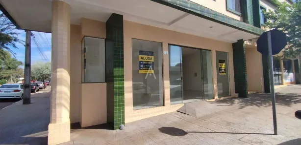 Conjunto Comercial / Sala para alugar, 48m² no Centro, Toledo