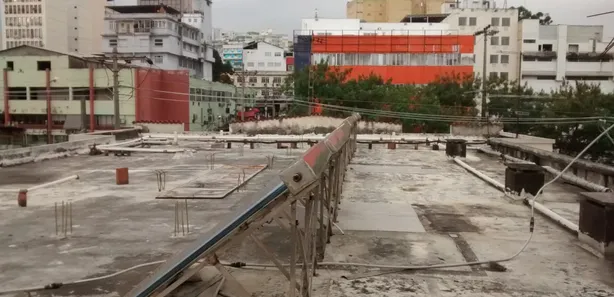 Prédio Inteiro com 30 Quartos para venda ou aluguel, 1000m² no Centro, Duque de Caxias