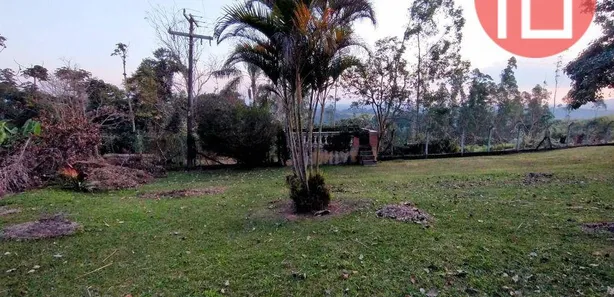 Fazenda / Sítio / Chácara com 3 Quartos para alugar, 335m² no , Bragança Paulista