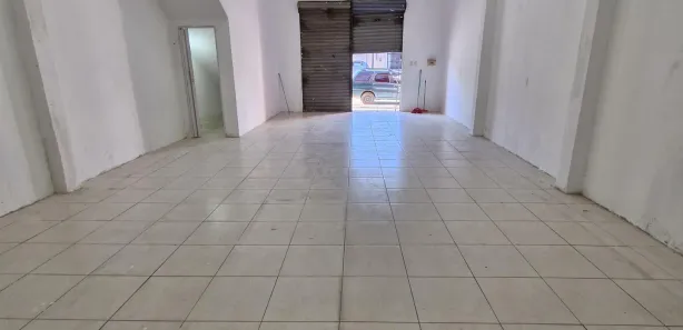 Loja / Salão / Ponto Comercial para alugar, 115m² no Jereissati II, Maracanaú