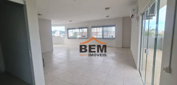 Conjunto Comercial / Sala para alugar, 80m² no Areias, Camboriú