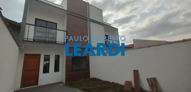 Sobrado com 3 Quartos à venda, 135m² no Jardim das Acácias, Poços de Caldas
