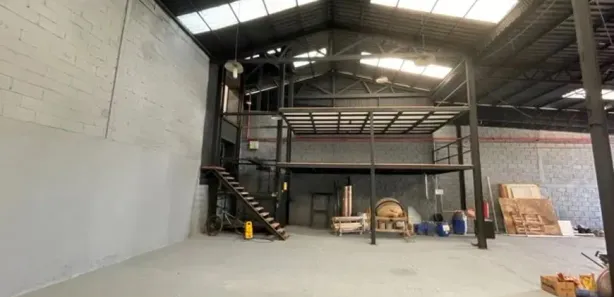Galpão / Depósito / Armazém à venda, 800m² no Jardim Canadá, Nova Lima