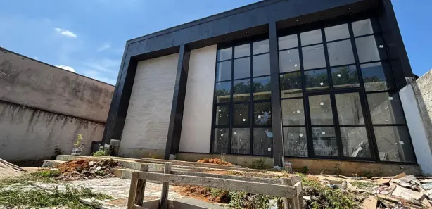 Galpão / Depósito / Armazém à venda, 374m² no Água Limpa, Volta Redonda