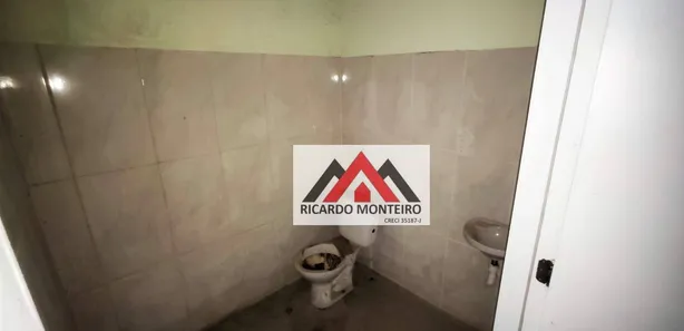 Galpão / Depósito / Armazém para alugar, 250m² no Jardim Regina (Moreira César), Pindamonhangaba