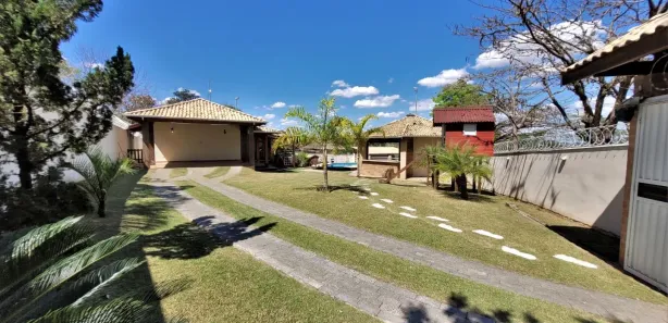 Fazenda / Sítio / Chácara com 4 Quartos à venda, 1024m² no Estância Lago Azul (Ártemis), Piracicaba