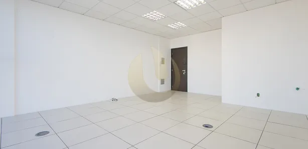 Conjunto Comercial / Sala à venda, 35m² no Centro, Curitiba
