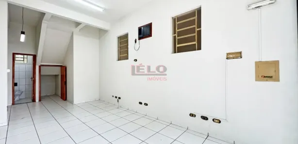 Conjunto Comercial / Sala para alugar, 22m² no Zona 03, Maringá