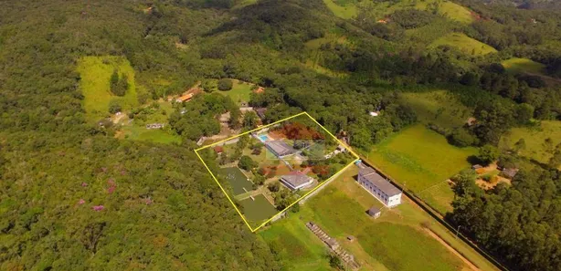 Fazenda / Sítio / Chácara com 8 Quartos à venda, 12100m² no , Ibiúna