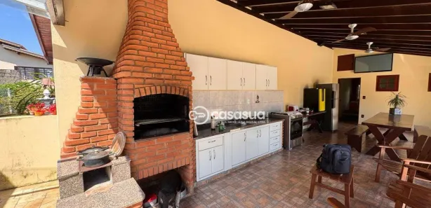 Fazenda / Sítio / Chácara com 5 Quartos à venda, 440m² no , Ipeúna