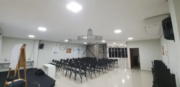 Prédio Inteiro com 3 Quartos à venda, 200m² no Centro, Jacareí