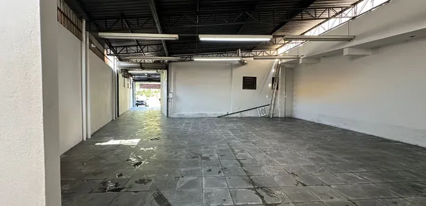 Loja / Salão / Ponto Comercial à venda, 465m² no Vila Flórida, Guarulhos
