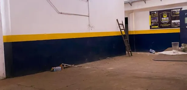Galpão / Depósito / Armazém para venda ou aluguel, 800m² no Centro, Campos dos Goytacazes