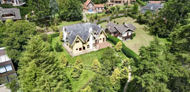 Casa de Condomínio com 4 Quartos para venda ou aluguel, 380m² no Loteamento Veu da Noiva, Campos do Jordão