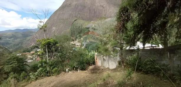 Terreno / Lote / Condomínio à venda, 300m² no Retiro, Petrópolis