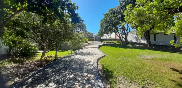 Sobrado com 5 Quartos à venda, 230m² no Carapibus, Conde