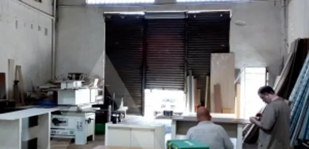 Galpão / Depósito / Armazém à venda, 285m² no Vila Jussara, Carapicuíba