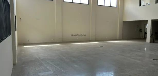 Galpão / Depósito / Armazém para venda ou aluguel, 367m² no Parque das Quaresmeiras, Campinas