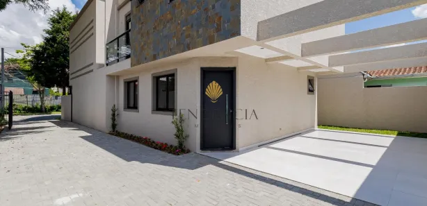 Sobrado com 3 Quartos à venda, 135m² no Novo Mundo, Curitiba