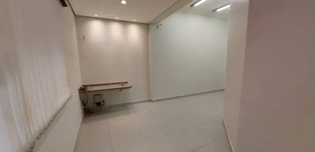 Loja / Salão / Ponto Comercial para alugar, 250m² no Centro, Marília