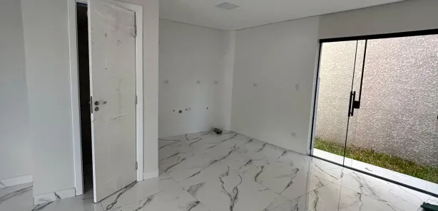 Sobrado com 3 Quartos à venda, 160m² no Pinheirinho, Curitiba
