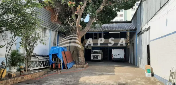 Galpão / Depósito / Armazém para alugar, 699m² no Centro, Nilópolis