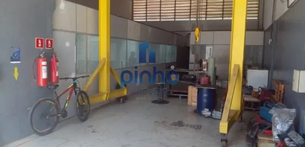 Galpão / Depósito / Armazém para alugar, 245m² no Portão, Lauro de Freitas