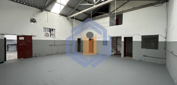 Galpão / Depósito / Armazém para alugar, 450m² no Centro, Niterói