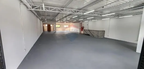 Prédio Inteiro para alugar, 1000m² no Jardim Quarto Centenário, Mauá