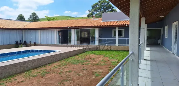 Fazenda / Sítio / Chácara com 3 Quartos à venda, 370m² no Chácara Marambaia, Caçapava