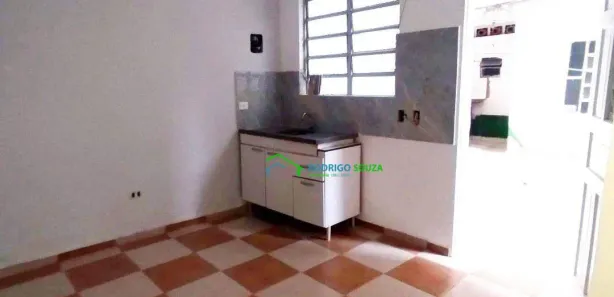 Casa com 1 Quarto para alugar, 50m² no Vila Dirce, Carapicuíba