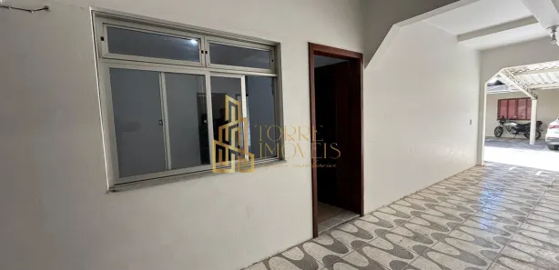 Casa com 2 Quartos para alugar, 75m² no Centro, Navegantes
