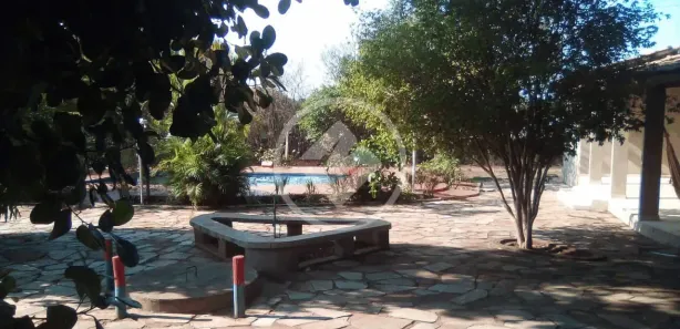 Casa com 3 Quartos para alugar, 2000m² no , Hidrolândia