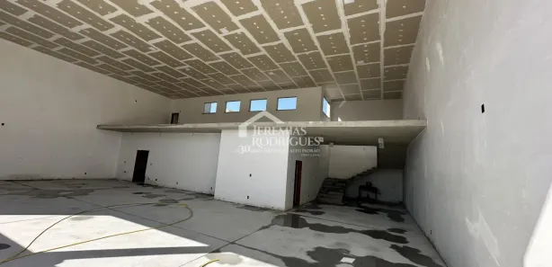 Galpão / Depósito / Armazém para alugar, 400m² no Jardim Residencial Doutor Lessa, Pindamonhangaba
