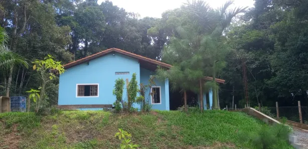 Fazenda / Sítio / Chácara com 2 Quartos à venda, 200m² no Curral, Ibiúna