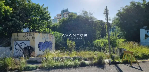 Terreno / Lote / Condomínio à venda, 281m² no Centro, Santa Maria