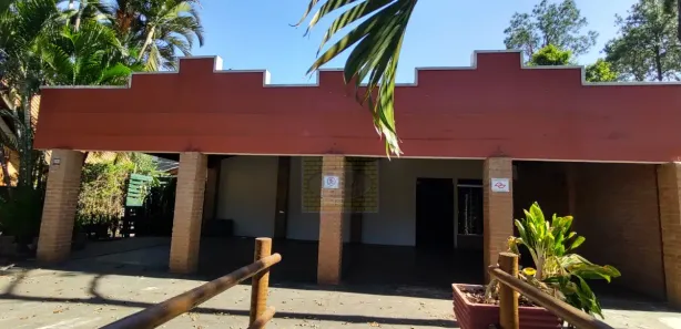 Conjunto Comercial / Sala para alugar, 300m² no Centro, Holambra