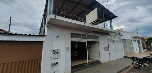 Galpão / Depósito / Armazém à venda, 424m² no Nossa Senhora da Abadia, Uberaba