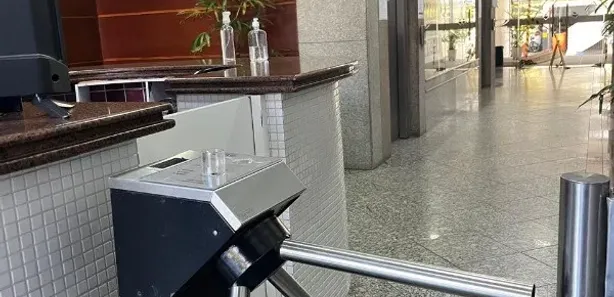 Conjunto Comercial / Sala para alugar, 30m² no Enseada do Suá, Vitória