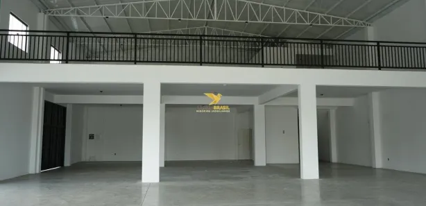 Galpão / Depósito / Armazém para alugar, 582m² no Santa Regina, Camboriú