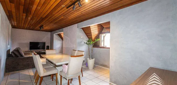 Casa Comercial com 5 Quartos à venda, 300m² no Novo Mundo, Curitiba