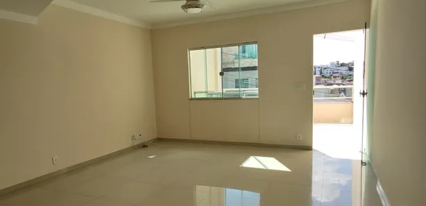 Casa com 3 Quartos para alugar, 170m² no Lagoa Santa, Governador Valadares