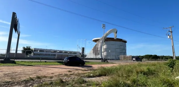 Casa Comercial à venda, 450m² no Parque Jóquei Club, Campos dos Goytacazes