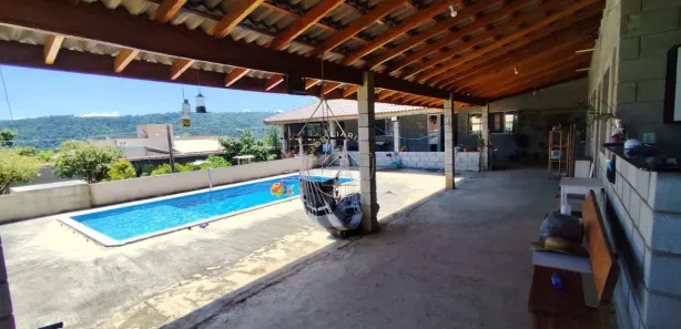 Fazenda / Sítio / Chácara com 4 Quartos à venda, 1000m² no Centro, Mairinque